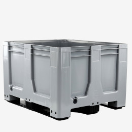 Pallet container with 3 runners - 1000 x 1200