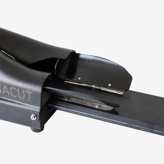 NACUT Sandwich Assembler  with integrated scale