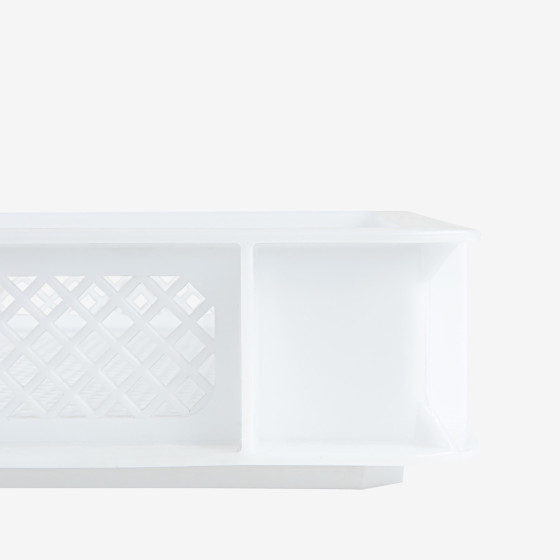 Finely perforated crate 600 x 400
