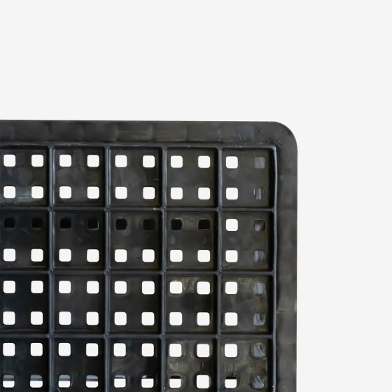 2-door sliding chicken cage 800 x 600