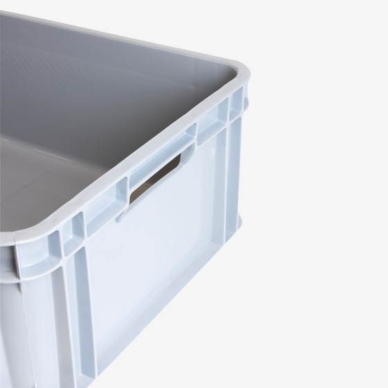Bac renforcé empilable avec poignées 545 x 390 mm - 30 L et 45 L - 2 couleurs