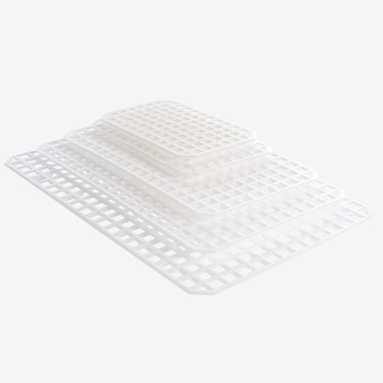 Grid for flat tray