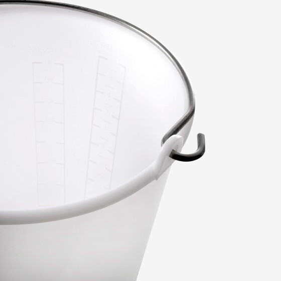 Graduated round bucket with stainless steel handle