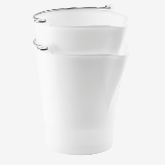 Round bucket with pouring spout + stainless steel handle