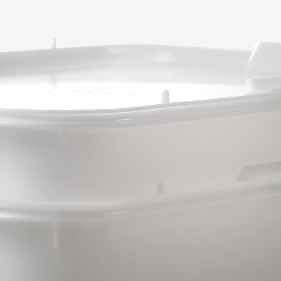 Dividing dough container