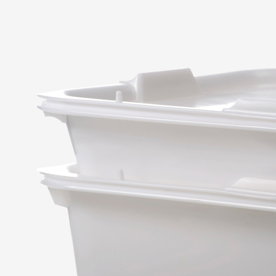 Dividing dough container