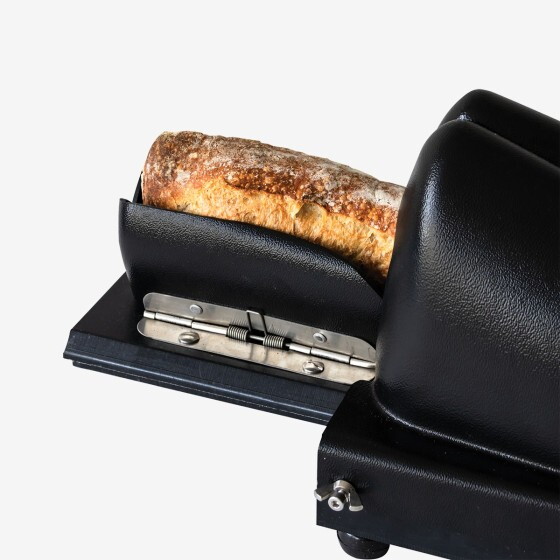 NACUT Sandwich Assembler  with integrated scale