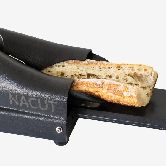 NACUT Sandwich Assembler  with integrated scale