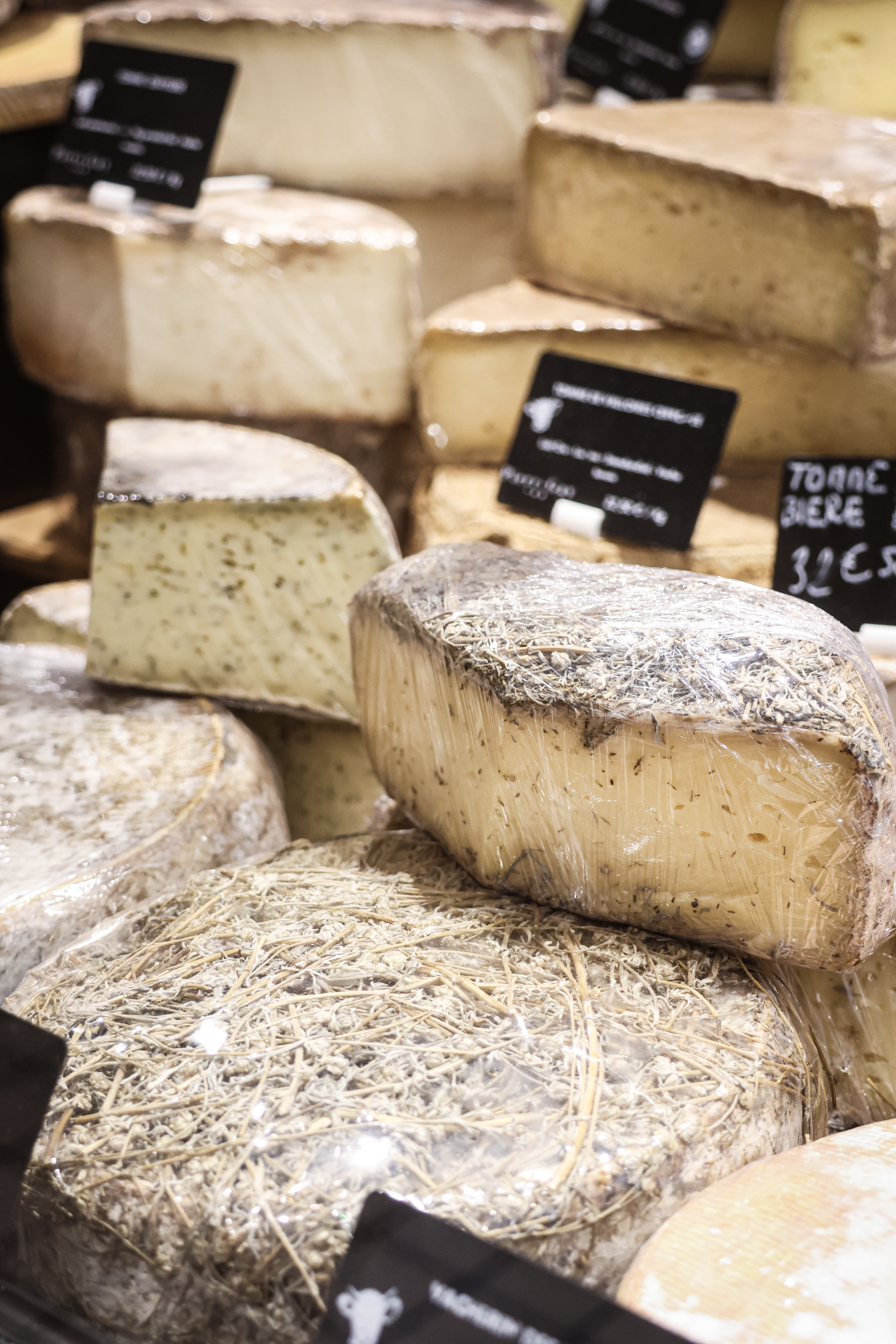 Fromages dans la boutique de Pierre Gay