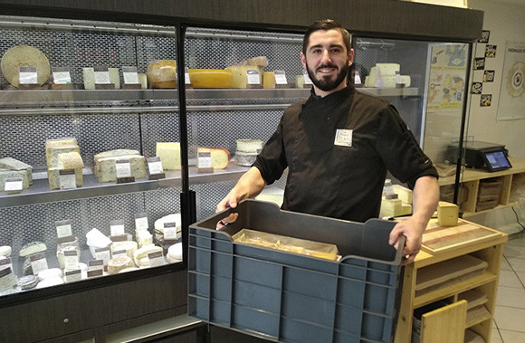 La Fromagerie Les Trois Jean à Lyon : “J’utilise aussi les bacs à pâtons pour faire crémer certains fromages.”